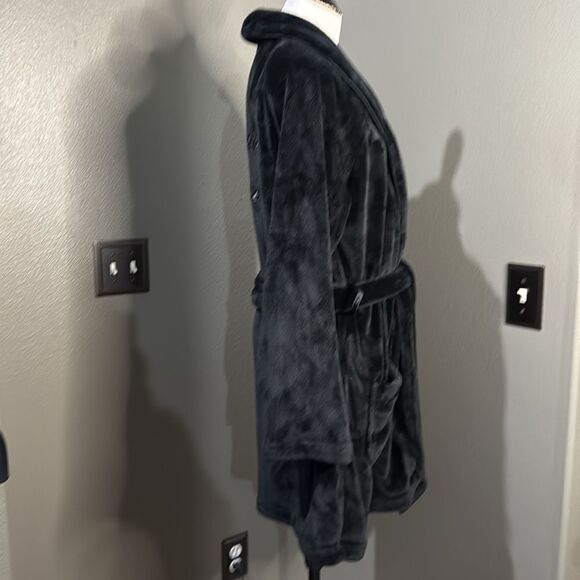 Victorias Secret Plush Black Robe Embroidered back - Picture 4 of 9